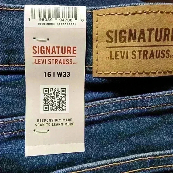 Signature by Levi Strauss Women's Heritage High Rise Straight Jeans Medium Wash - Picture 10 of 11